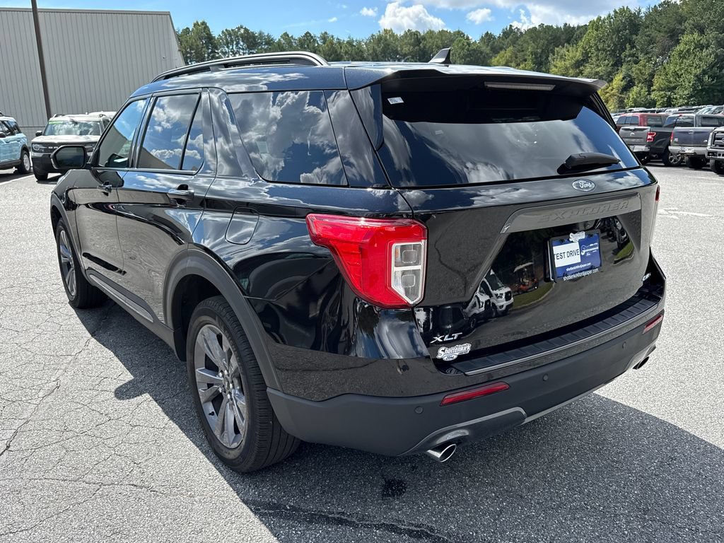 Used 2023 Ford Explorer XLT w/ Equipment Group 202A AWD/4WD image 5