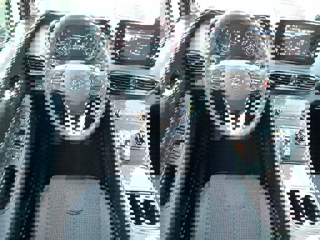 Used 2023 Hyundai Santa Fe SE w/ Cargo Package image 11