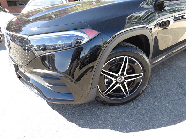 Used 2024 Mercedes-Benz EQB 300 4MATIC image 22