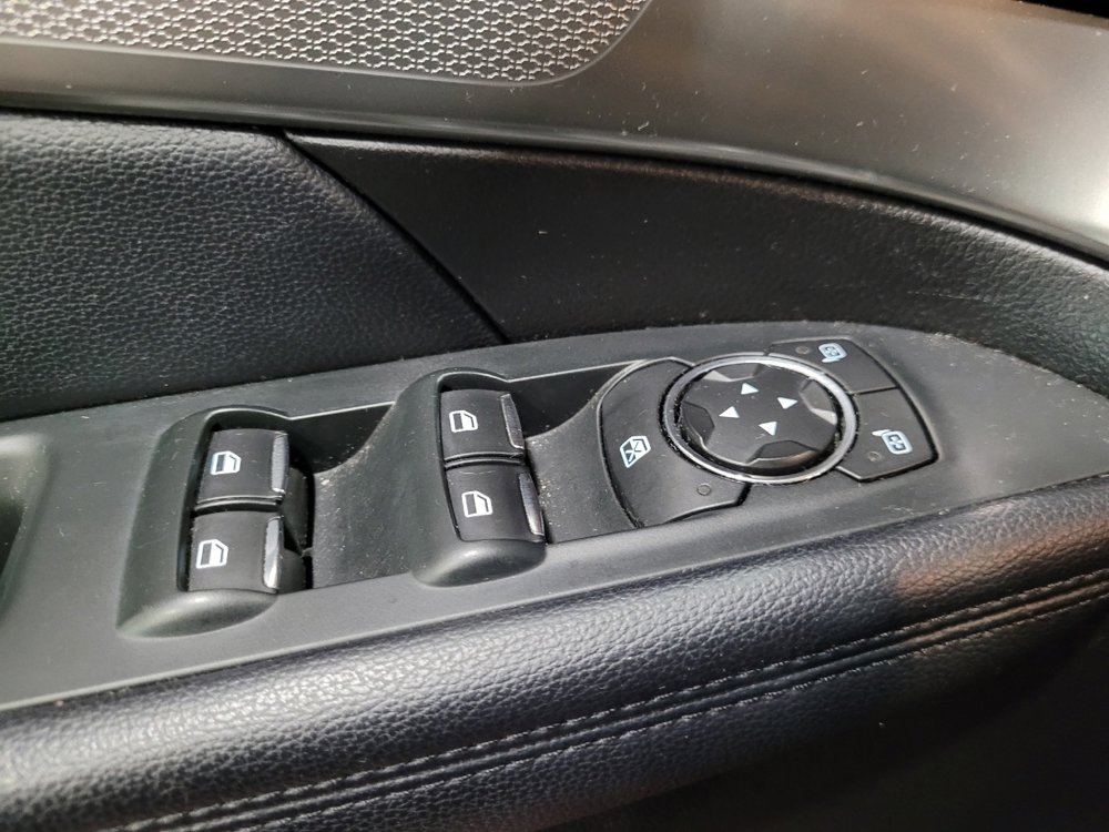 Used 2018 Ford Explorer XLT image 27