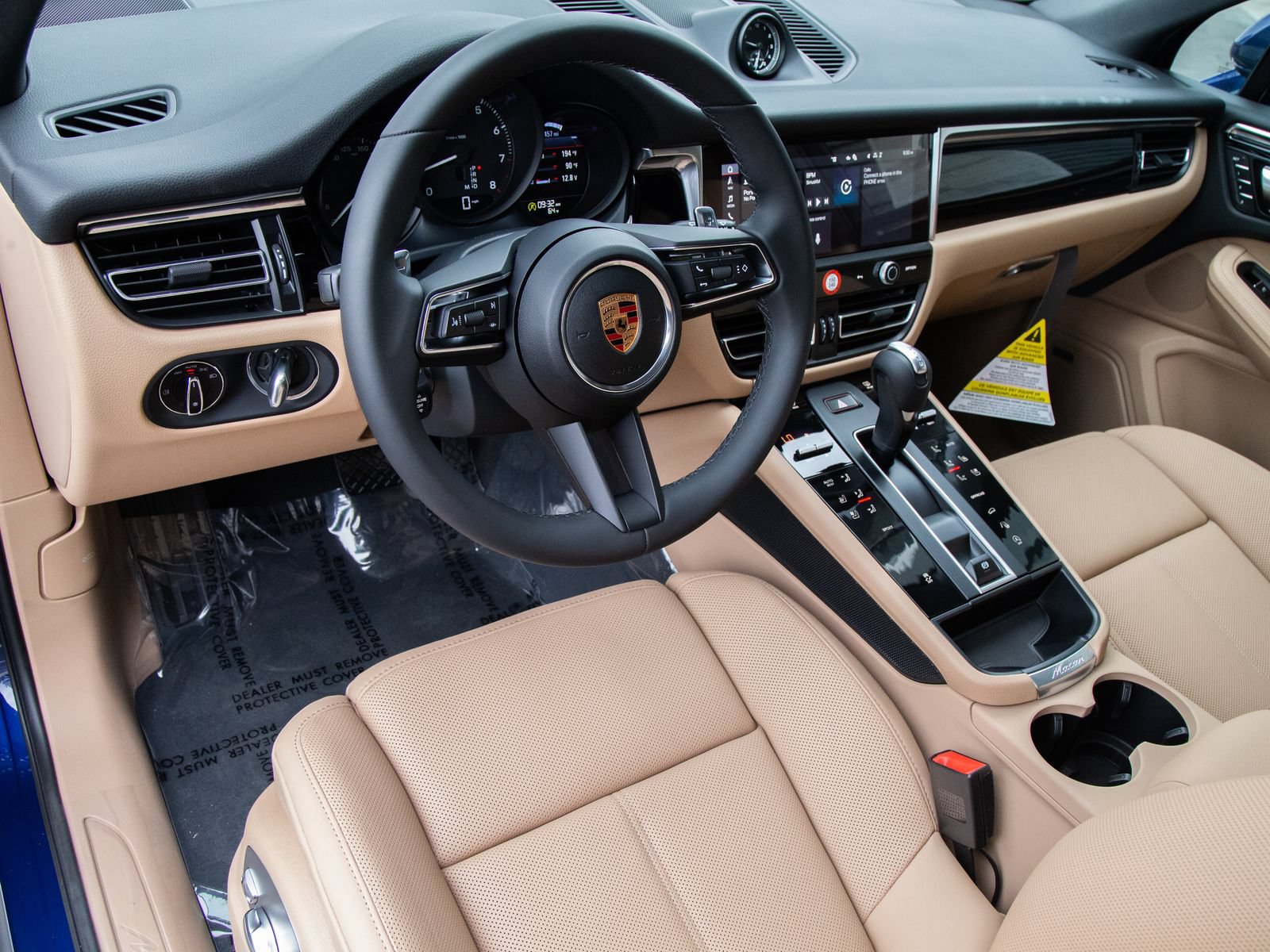 New 2026 Porsche Macan AWD/4WD image 4