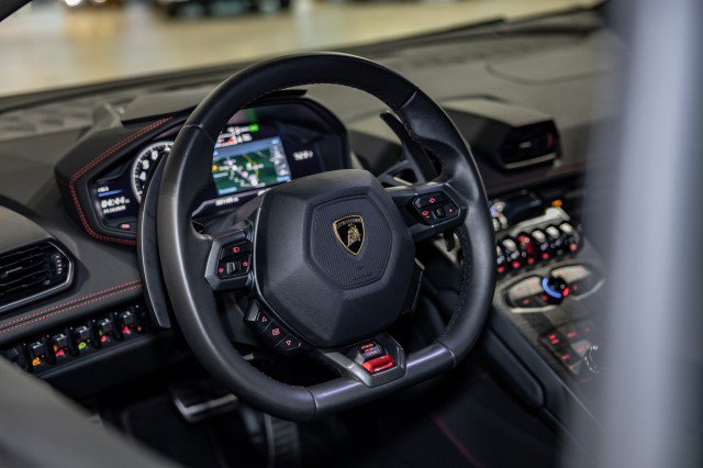 Used 2015 Lamborghini Huracan LP 610-4 image 33