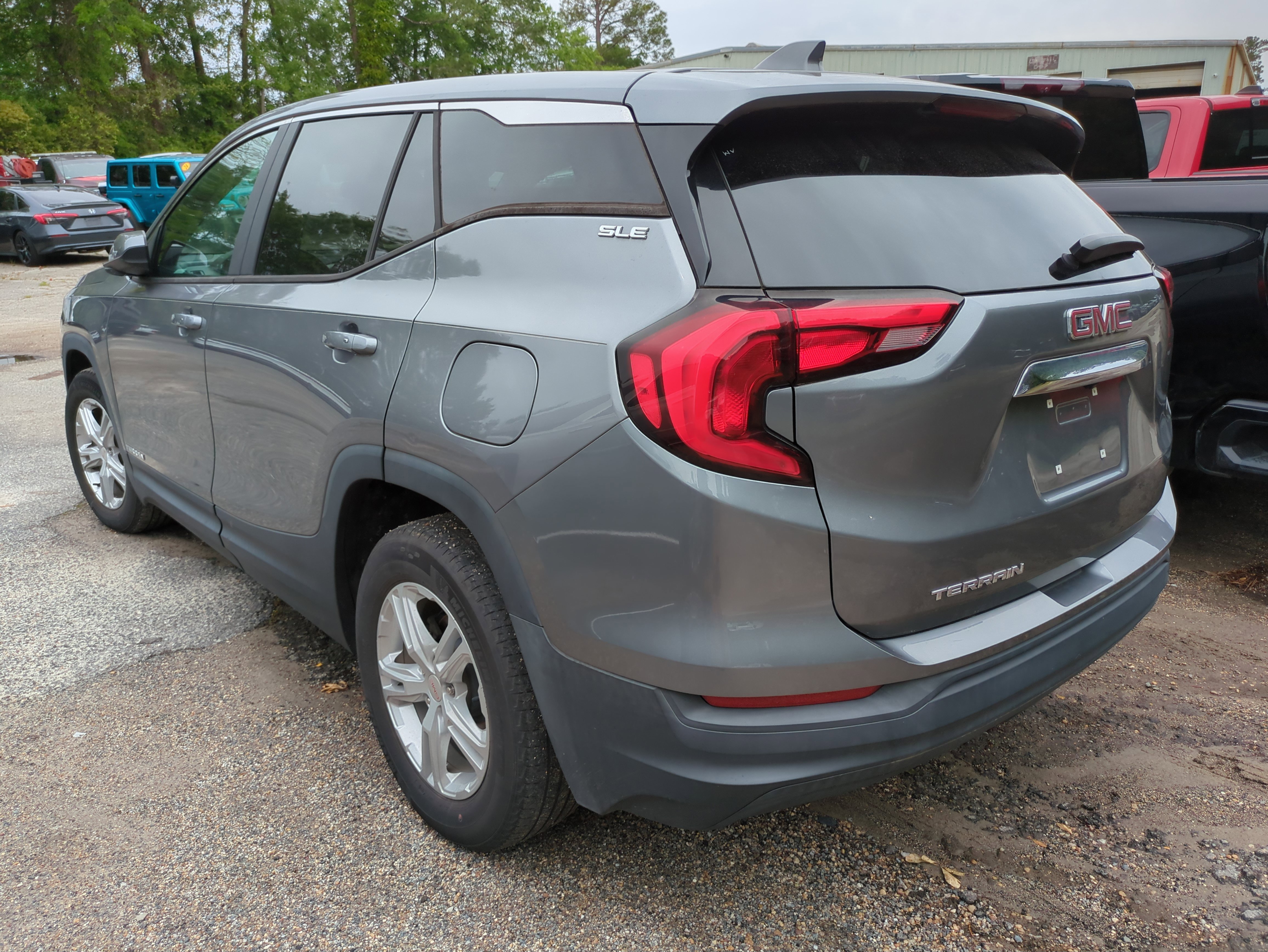 Used 2021 GMC Terrain SLE image 4