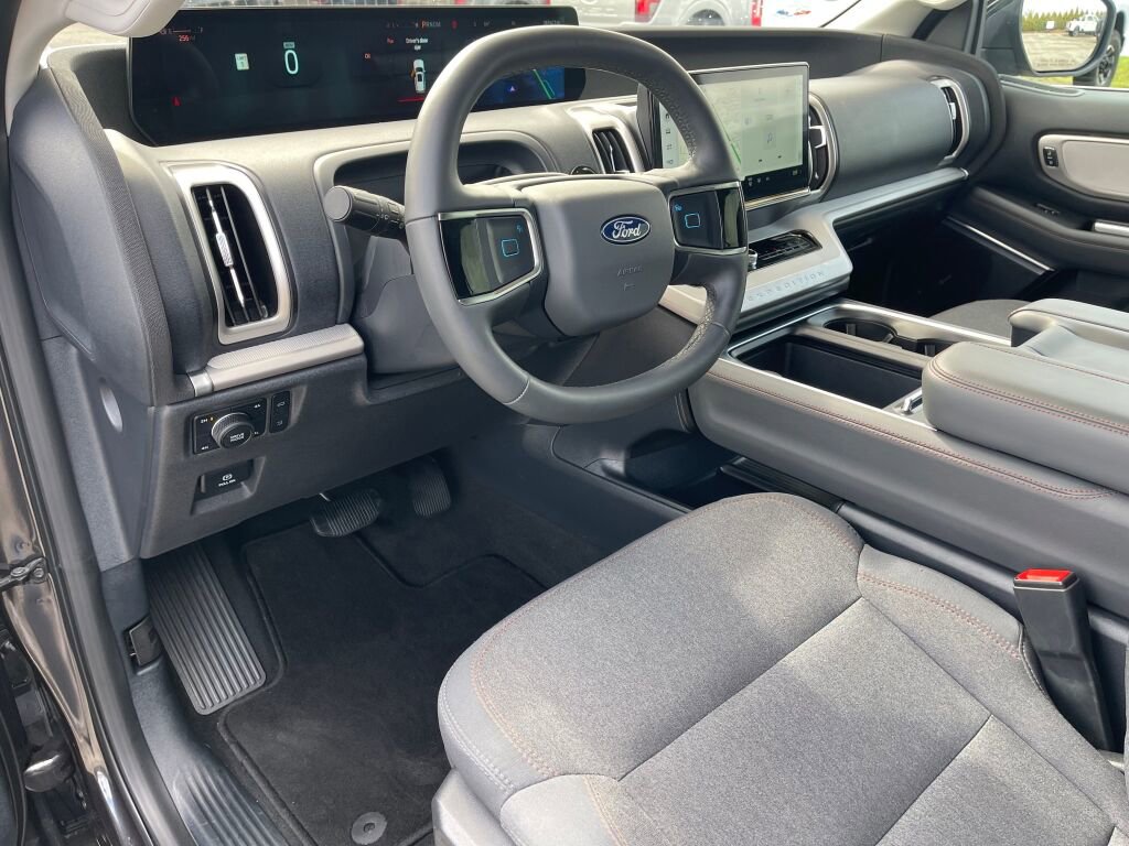 Certified 2025 Ford Expedition Max Active image 5