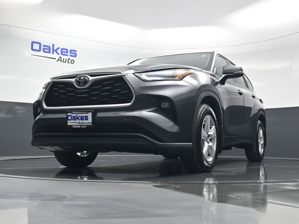 Used 2020 Toyota Highlander LE image 40