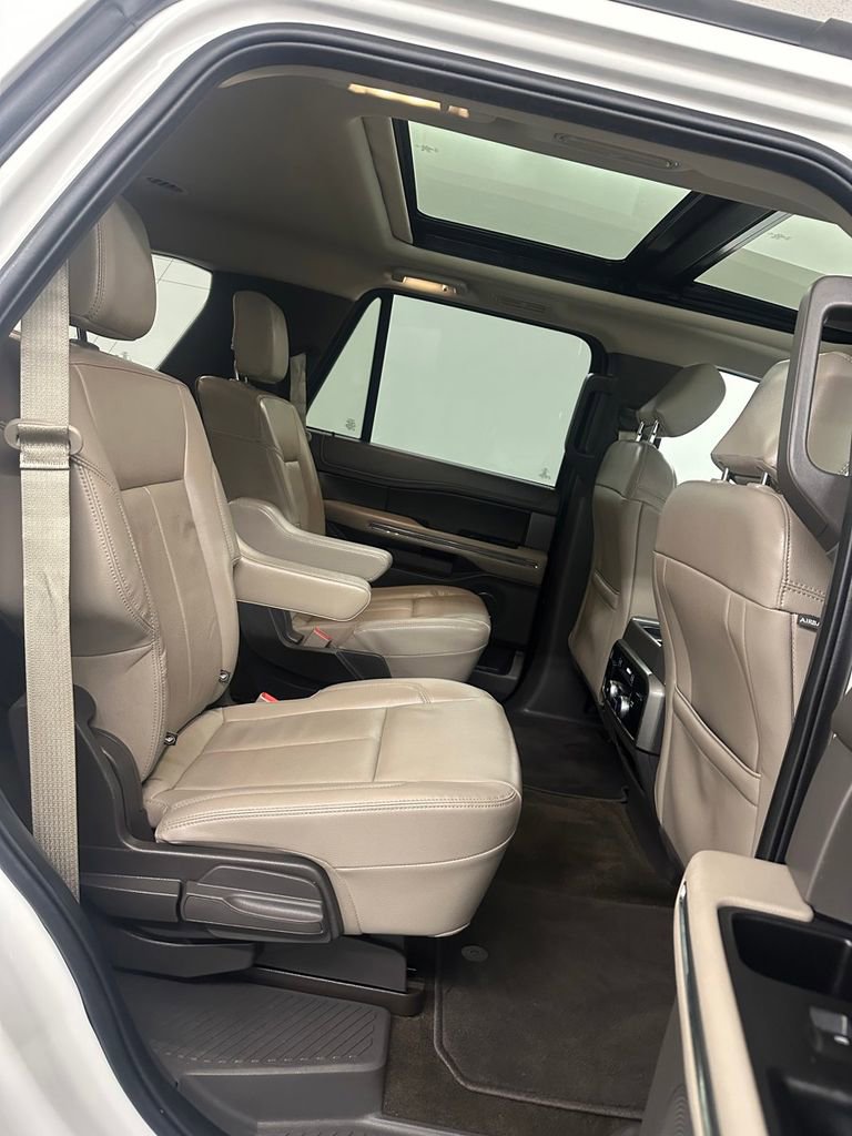 Used 2020 Ford Expedition XLT w/ Equipment Group 202A image 40