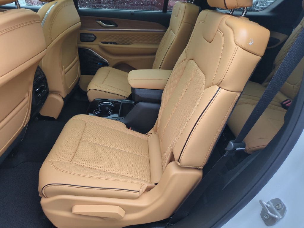 New 2027 Jeep Grand Cherokee L Summit AWD/4WD image 29