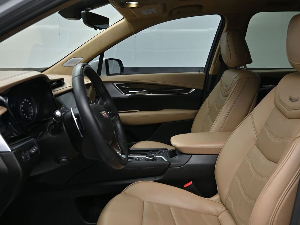 Certified 2025 Cadillac XT6 Sport w/ Platinum Package AWD/4WD image 9
