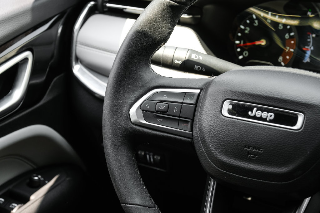 Used 2023 Jeep Compass Limited AWD/4WD image 26