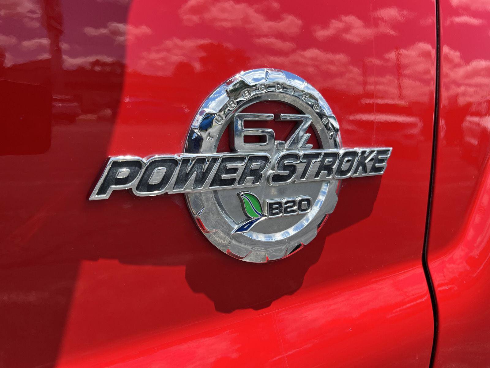 Used 2016 Ford F250 XLT w/ XLT Premium Package AWD/4WD image 4