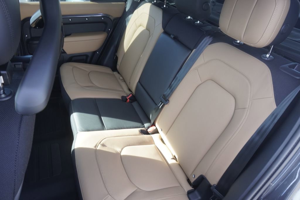New 2026 Land Rover Defender 110 V8 image 30