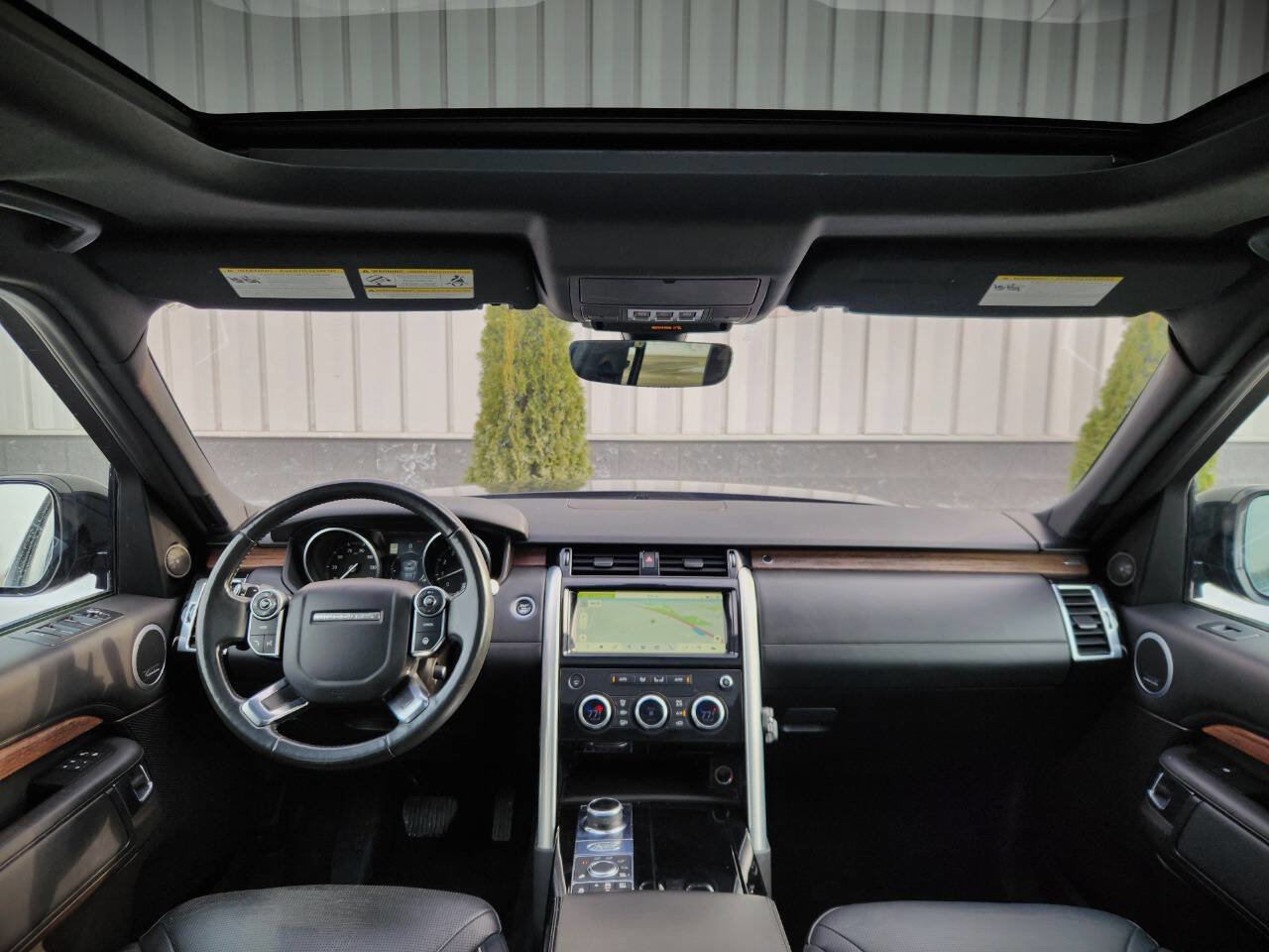 Used 2017 Land Rover Discovery HSE Luxury image 7