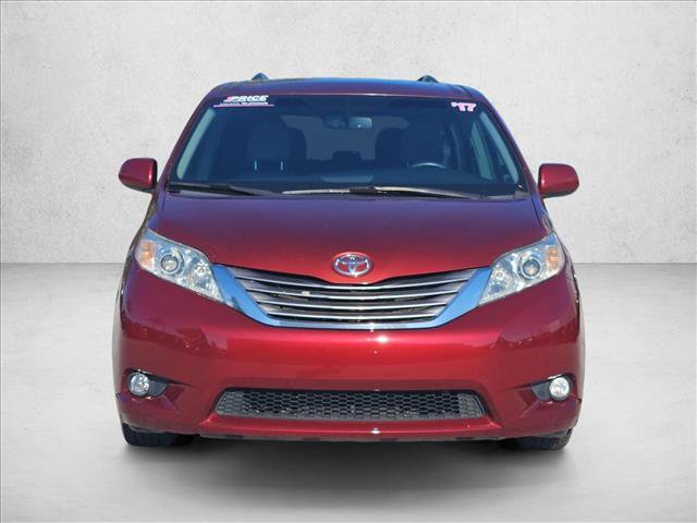 Used 2017 Toyota Sienna XLE FWD image 2