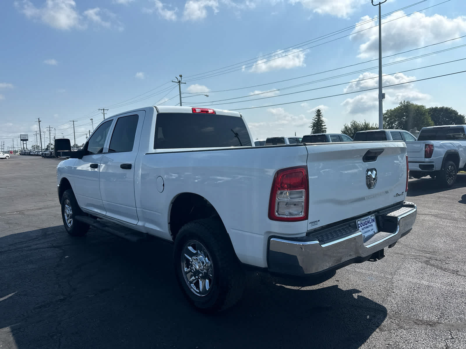 Used 2023 RAM 2500 Tradesman w/ Chrome Appearance Group AWD/4WD image 3