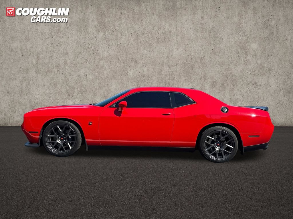 Used 2016 Dodge Challenger R/T Scat Pack RWD image 4