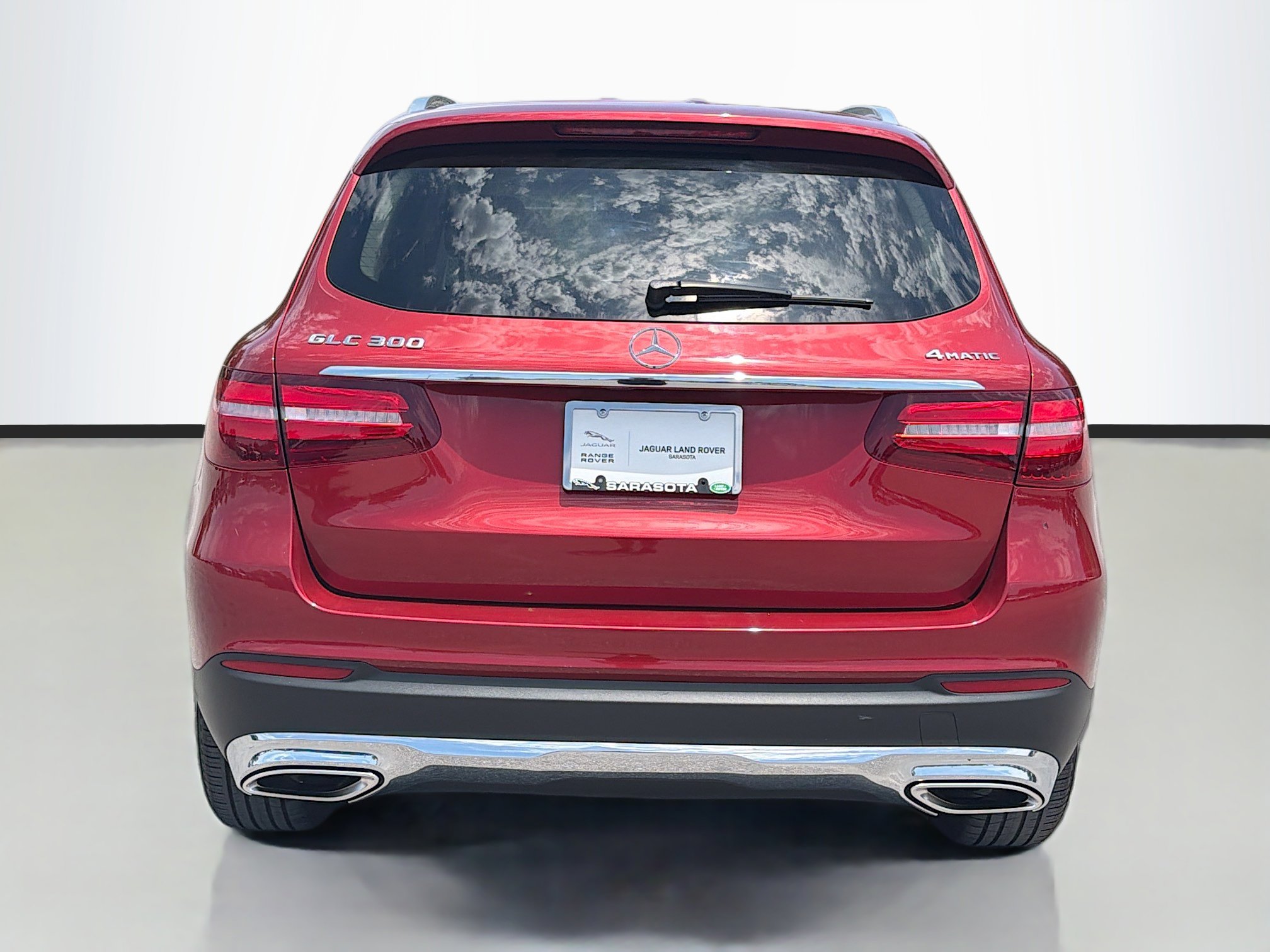Used 2019 Mercedes-Benz GLC 300 4MATIC image 4