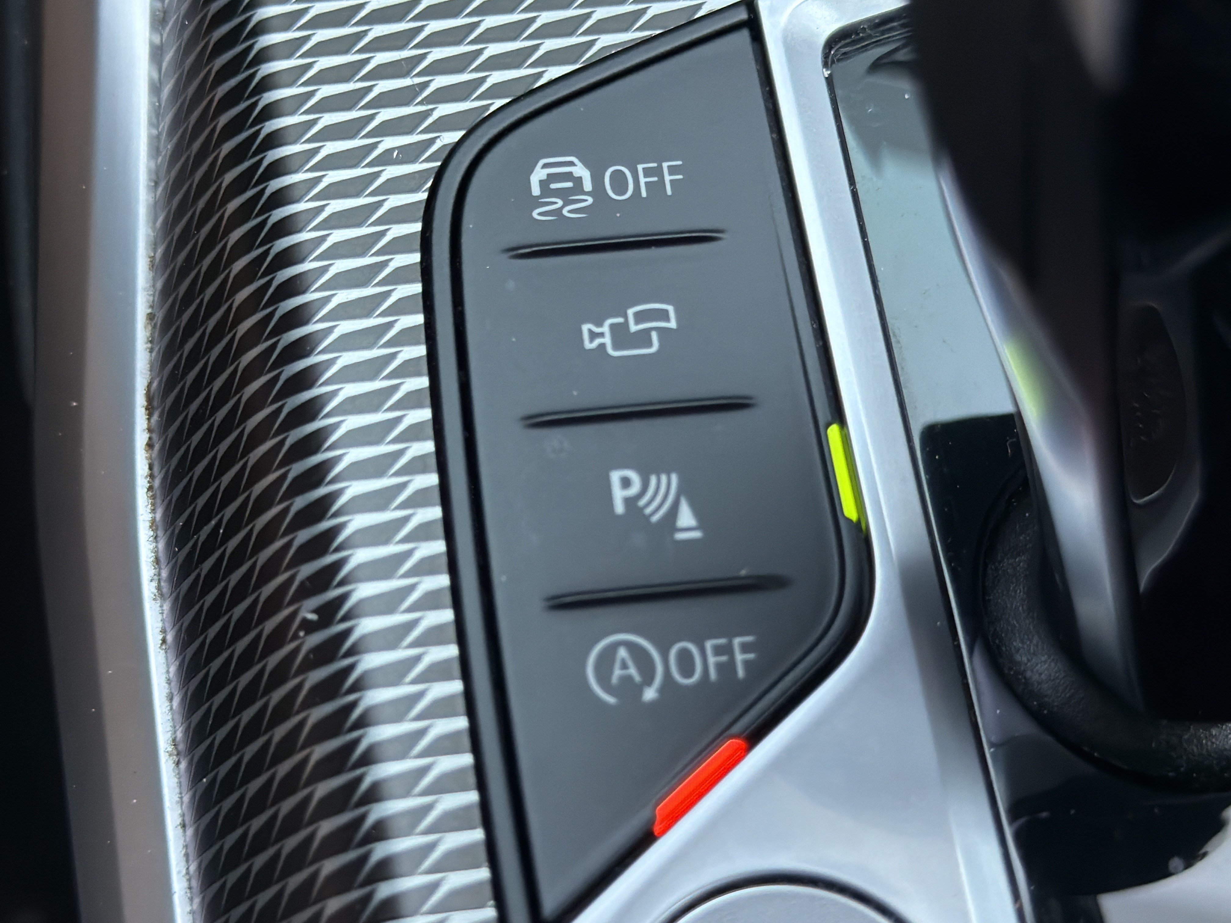 Used 2019 BMW 330i Sedan w/ M Sport Package RWD image 10