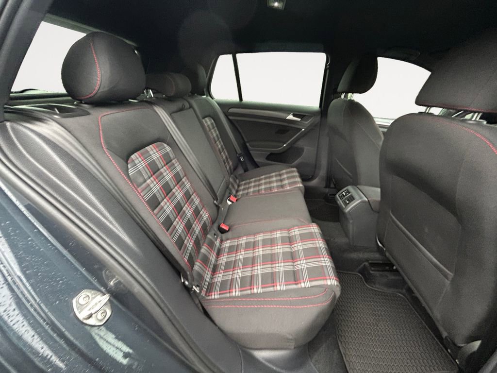 Used 2020 Volkswagen Golf 4-Door image 12