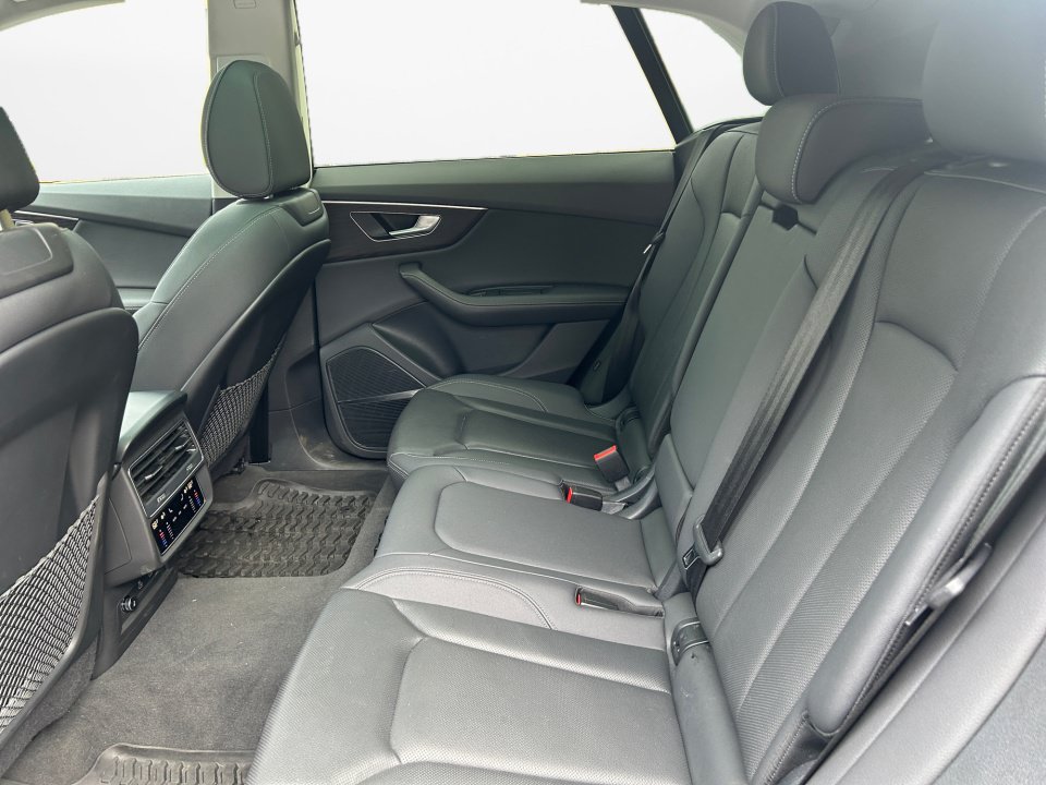Used 2023 Audi Q8 Premium Plus AWD/4WD image 13