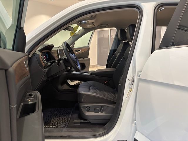 Used 2025 Volkswagen Atlas SE image 14