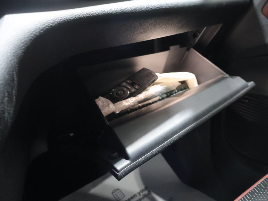Used 2020 Chrysler Pacifica Limited FWD image 30