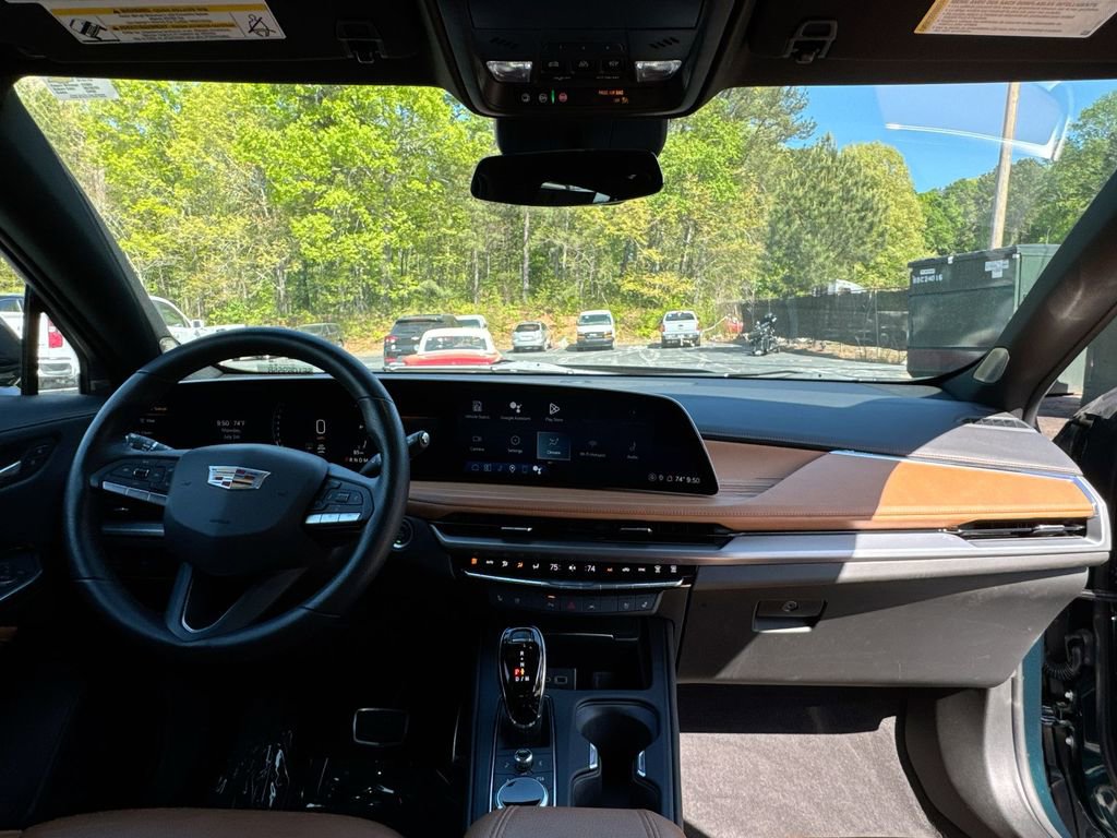 Used 2025 Cadillac XT4 Sport image 31