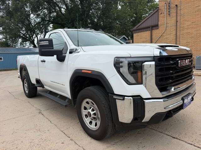 Used 2025 GMC Sierra 2500 Pro w/ 1SA Pro Safety Plus Package AWD/4WD image 2