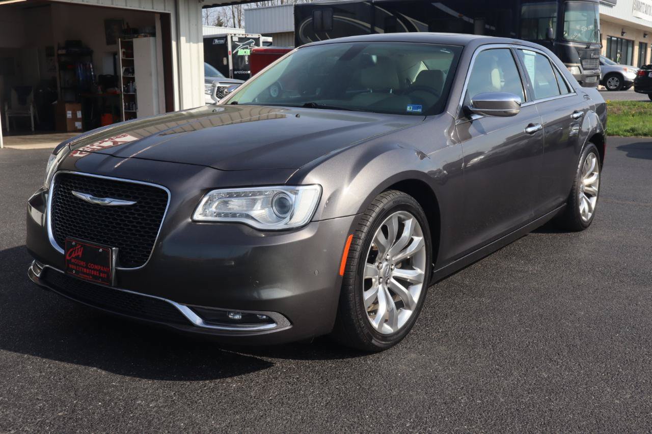 Used 2015 Chrysler 300 C w/ Light Group RWD image 21