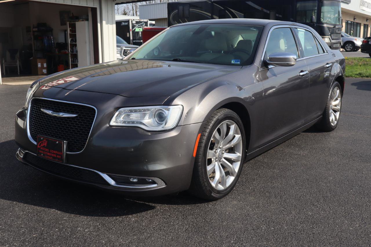 Used 2015 Chrysler 300 C w/ Light Group image 21