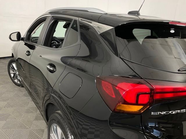 Used 2023 Buick Encore GX Select w/ Sport Touring Package FWD image 38