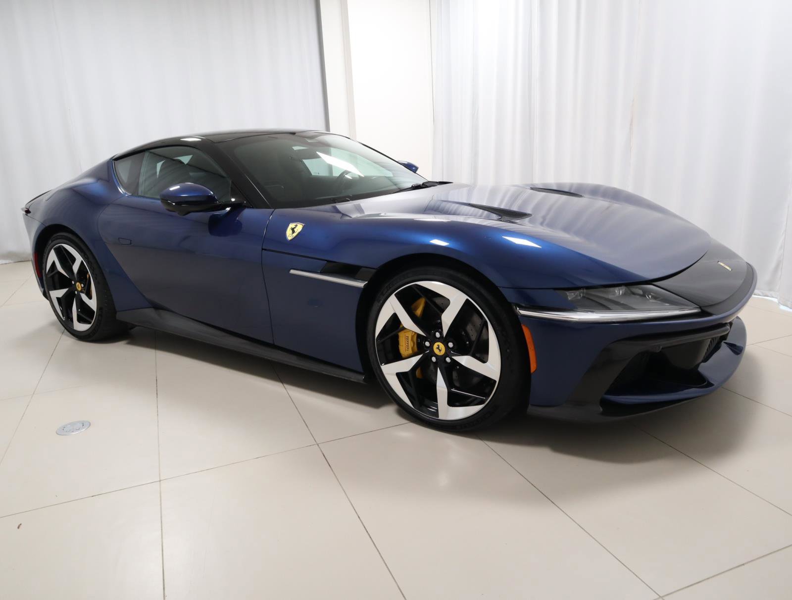 Used 2025 Ferrari 12Cilindri image 6