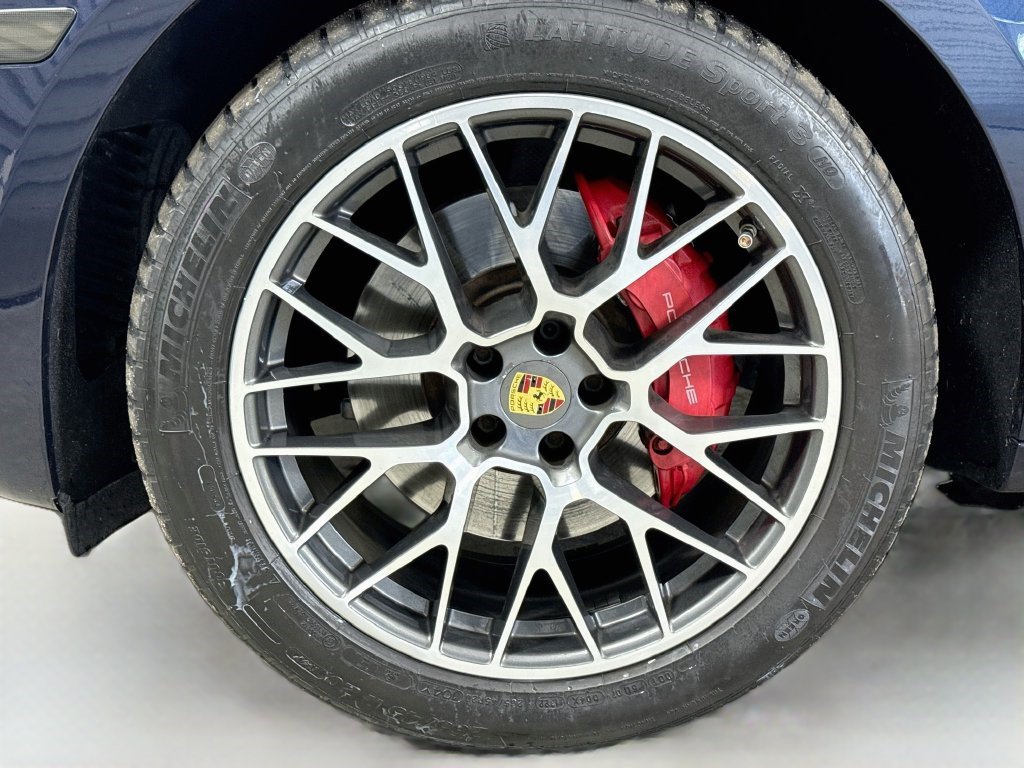 Used 2018 Porsche Macan GTS AWD/4WD image 36