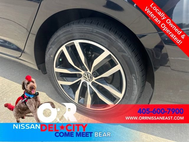 Used 2025 Volkswagen Jetta SE FWD image 9