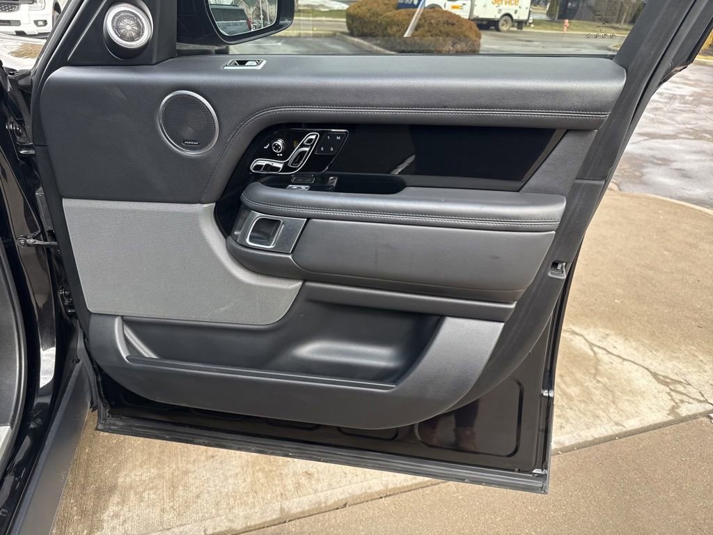 Used 2019 Land Rover Range Rover Long Wheelbase Supercharged image 35