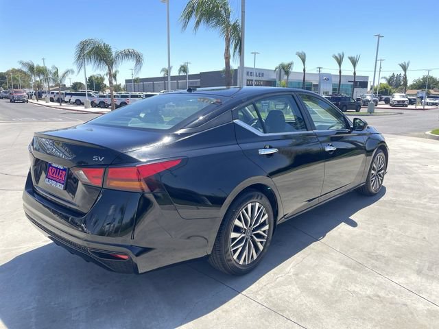 Used 2024 Nissan Altima 2.5 SV FWD image 8