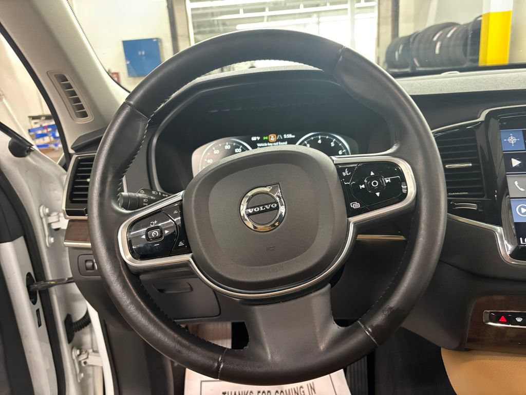 Used 2016 Volvo XC90 T6 Momentum w/ Momentum Plus Package AWD/4WD image 23