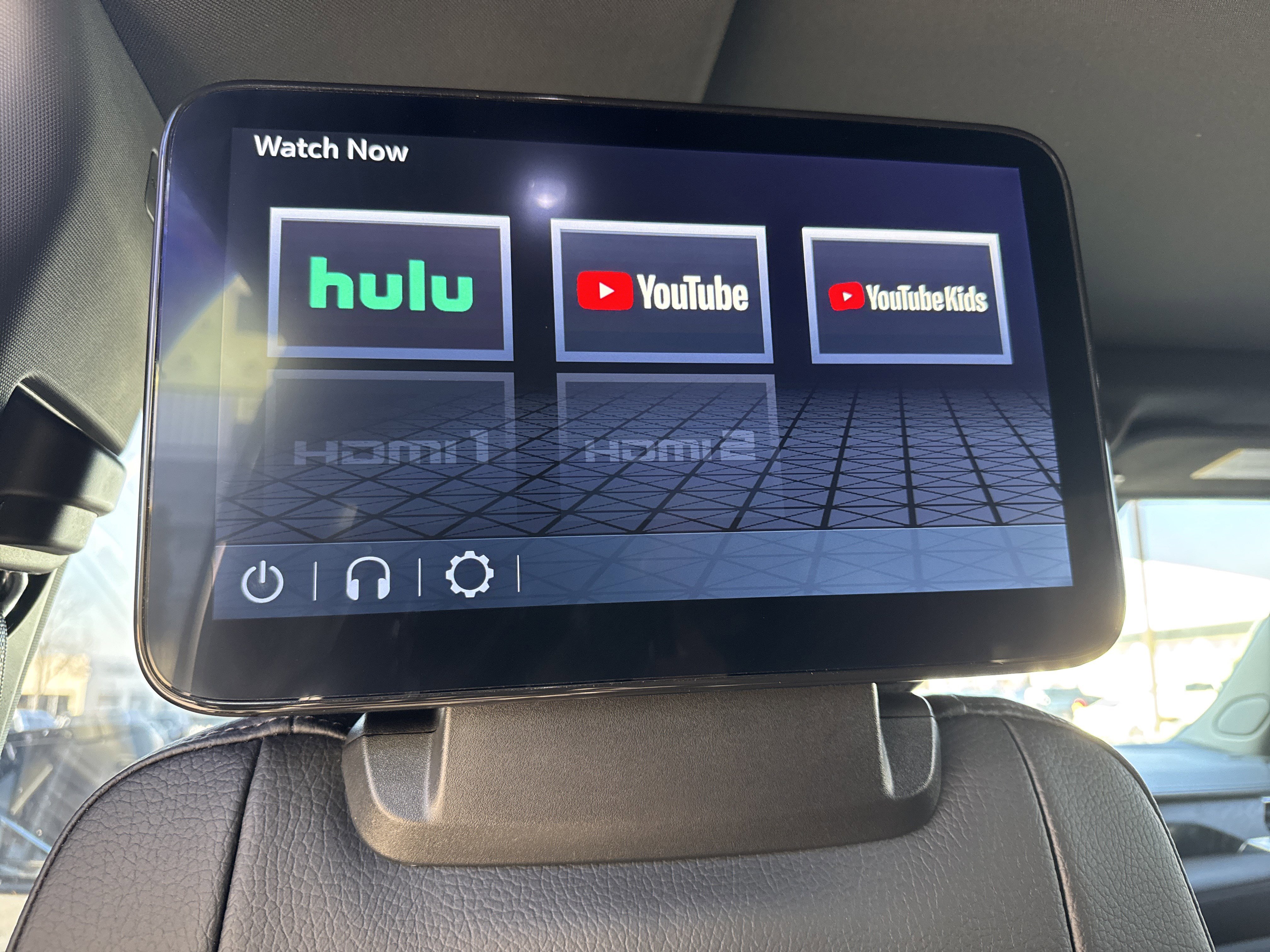 Used 2024 GMC Yukon Denali w/ Advanced Technology Package image 30