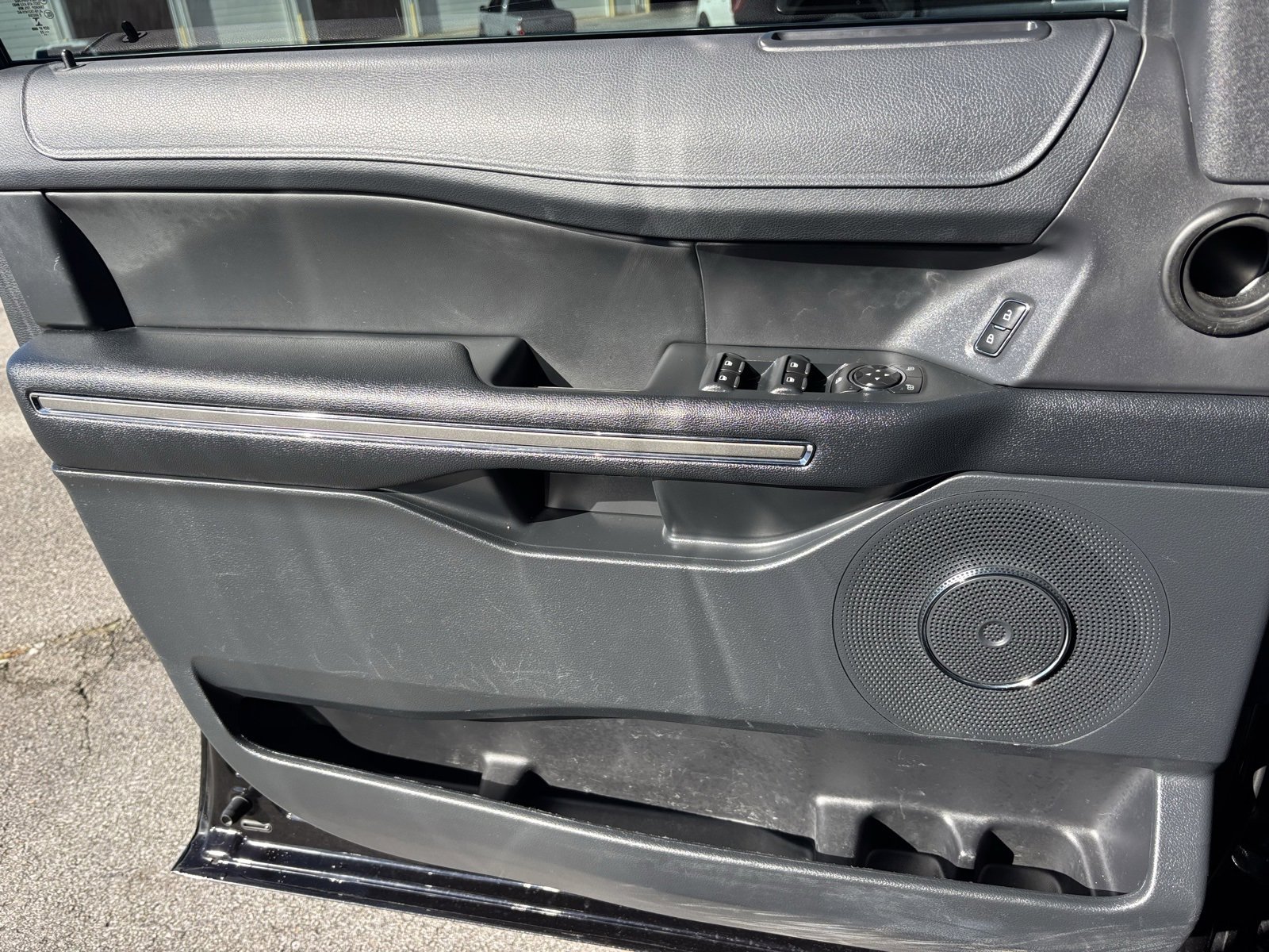 Used 2022 Ford Expedition XLT image 17