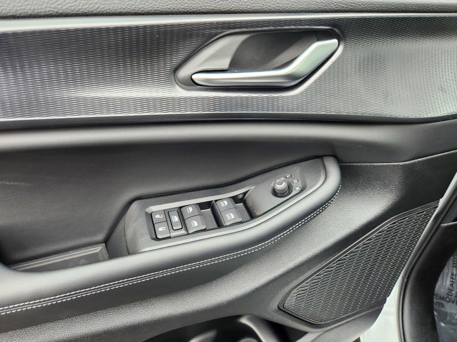 New 2025 Jeep Grand Cherokee Laredo w/ Luxury Tech Group I image 12