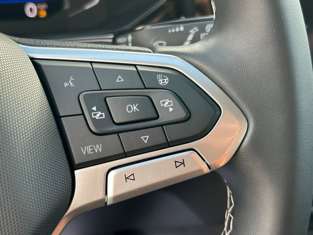 Used 2022 Volkswagen Taos SEL w/ Panoramic Sunroof Package image 22