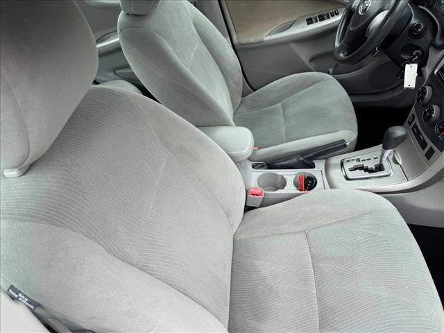 Used 2013 Toyota Corolla LE FWD image 15