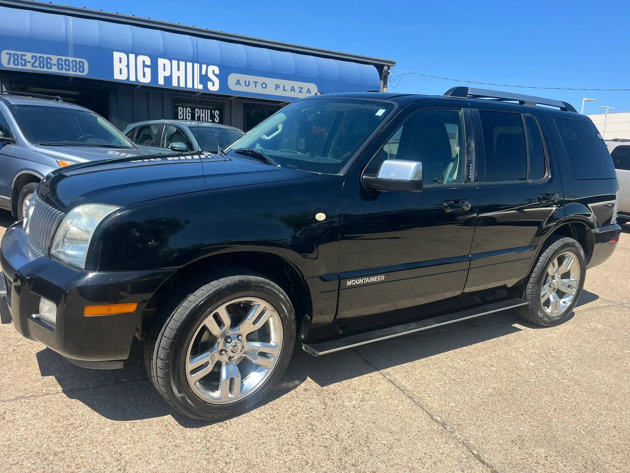 Used 2010 Mercury Mountaineer Premier AWD/4WD image 1