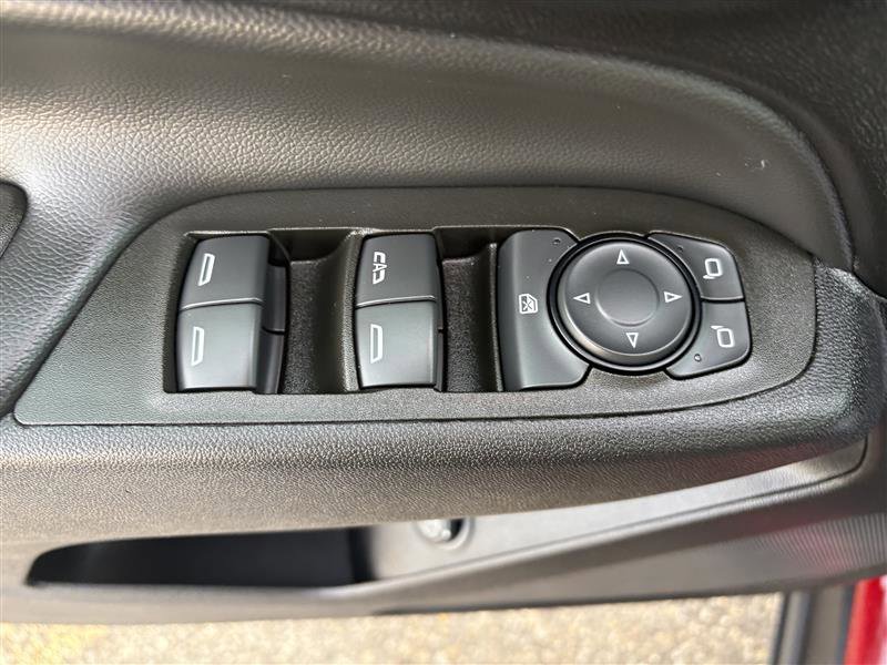 Used 2023 Chevrolet Equinox LT image 9