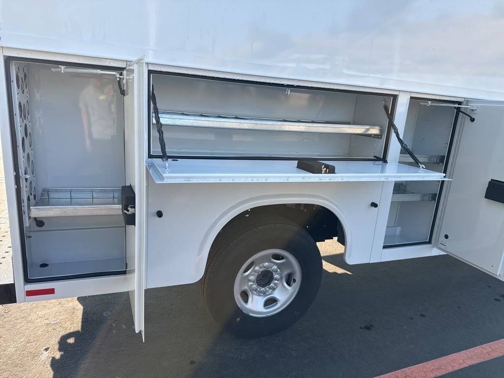 New 2024 GMC Savana 3500 w/ Power Convenience Package RWD image 35