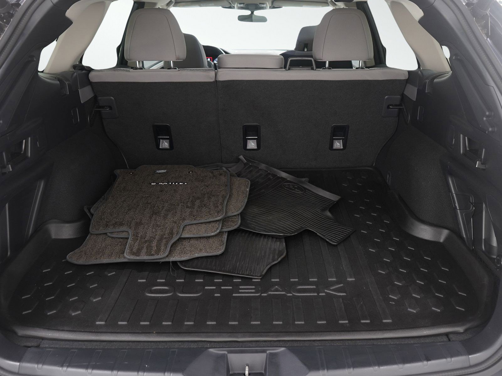 Used 2024 Subaru Outback Premium image 11