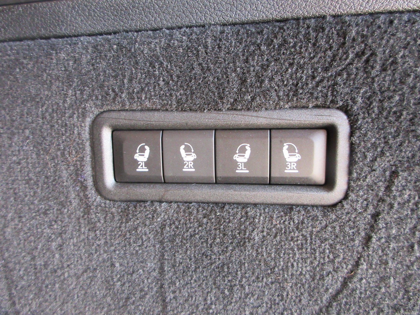 Used 2022 Jeep Grand Wagoneer Series III w/ Rear Seat Video Group 1 AWD/4WD image 60