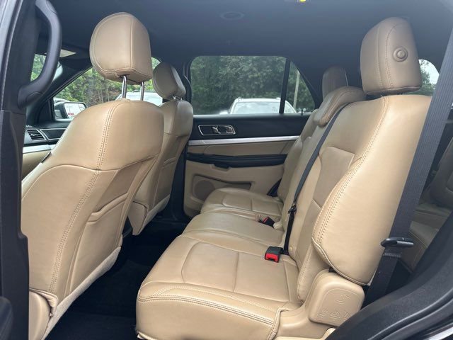 Used 2017 Ford Explorer XLT w/ Equipment Group 202A image 18