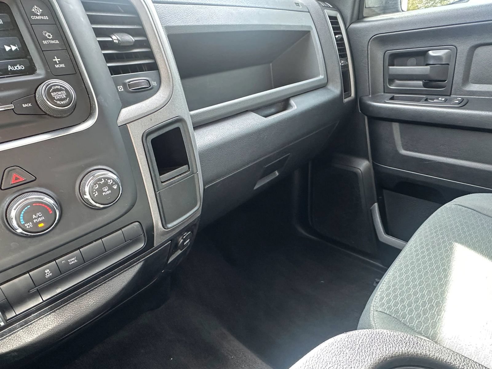 Used 2016 RAM 1500 Express w/ Popular Equipment Group AWD/4WD image 28