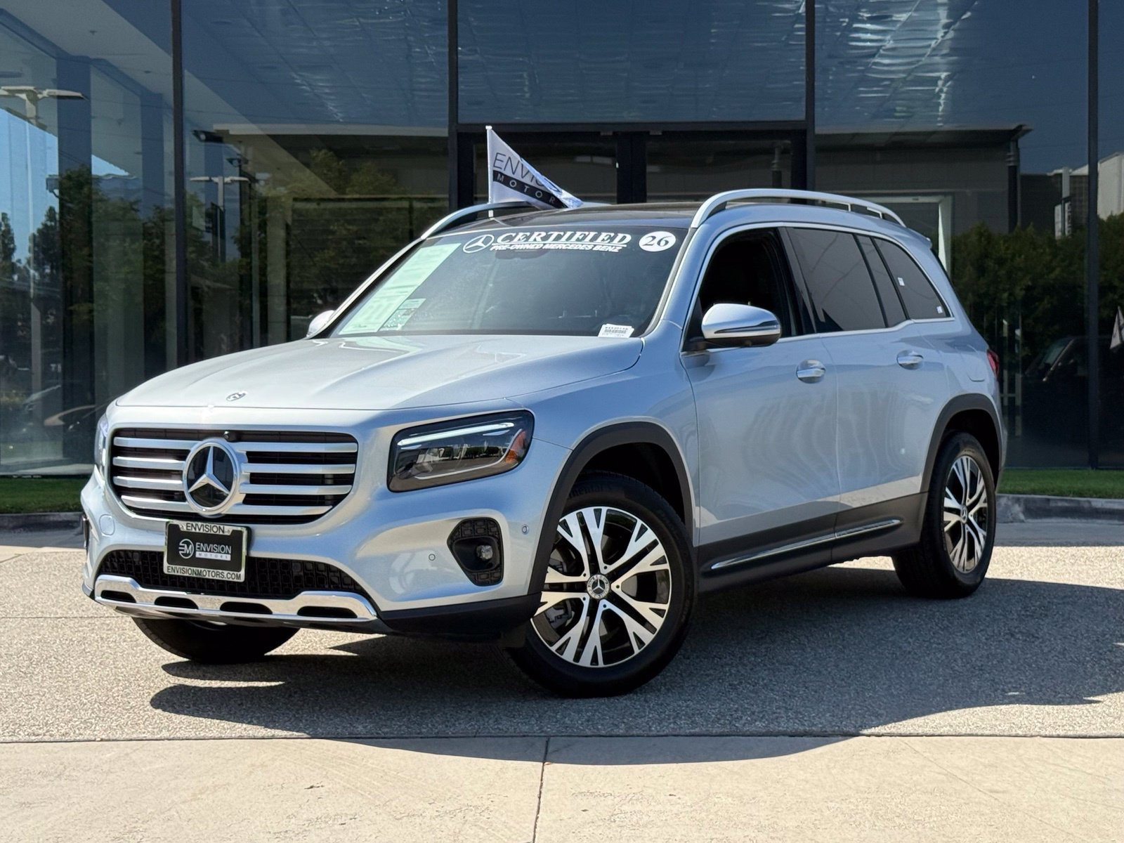 Used 2026 Mercedes-Benz GLB 250 image 2