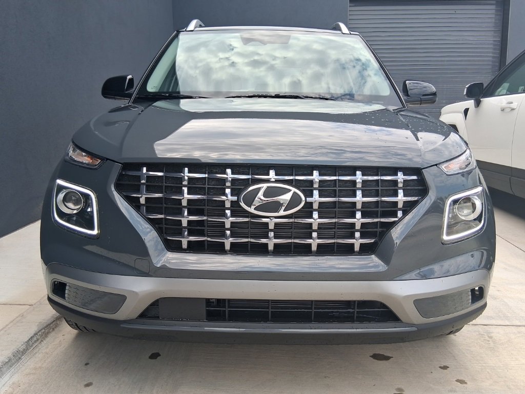 New 2025 Hyundai Venue Limited image 8
